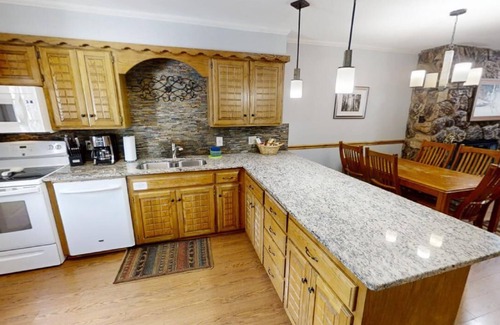 Red River House | Claim Jumper Townhouse 1 - In Town