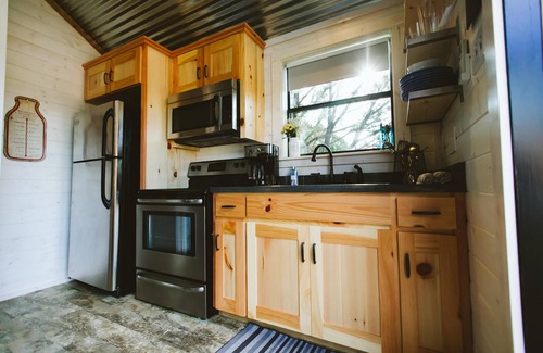 Dripping Springs Villa | Claire Villa @ D6 Retreat: Hike/Swim/Relax