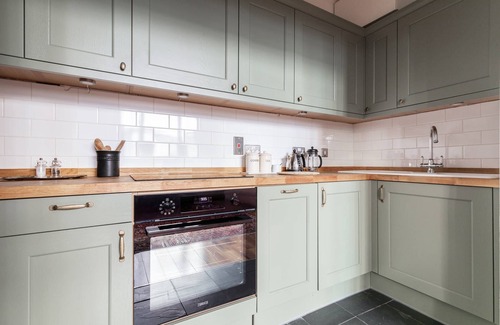 Pembridge Apartment | Clanricarde Gardens II by onefinestay