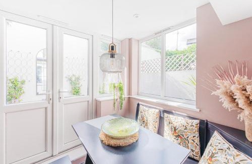 Shaftesbury Apartment | Clapham Calm 2 Bedroom Flat with Garden