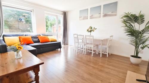 Latchmere House | Clapham Garden near Battersea Park
