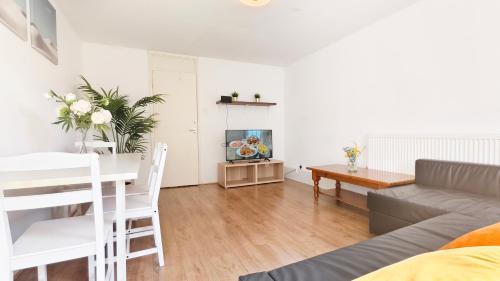 Latchmere House | Clapham Garden near Battersea Park