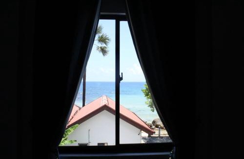 Trincomalee Hotel | Clara's Beach Inn