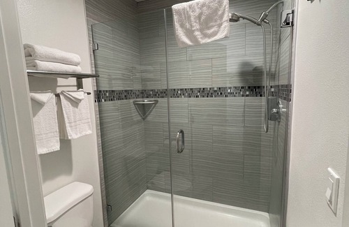Claremont Hotel | Claremont Lodge