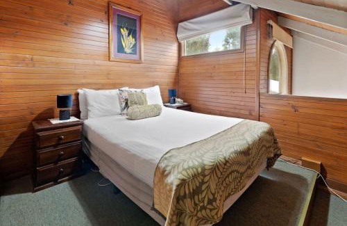 Ob Flat Bed & Breakfast | Clarendon Chalets
