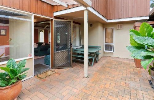 Ob Flat Bed & Breakfast | Clarendon Chalets