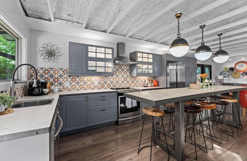 Fredericksburg House | Claret House, Hot Tub, Cowboy Pool, Fire pit!