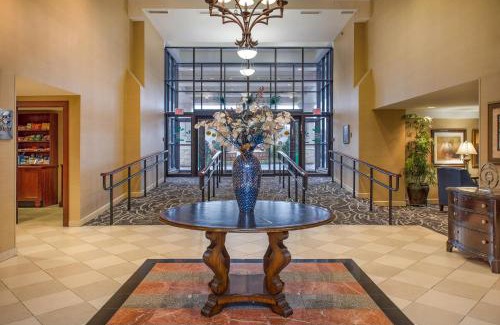 Court House Hotel | Clarion Collection Hotel Arlington Court Suites