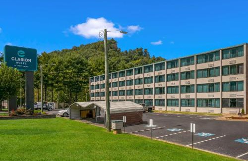 Maggie Valley Hotel | Clarion Hotel Conference Center
