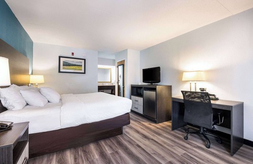 Cleveland Hotel | Clarion Inn Cleveland near University