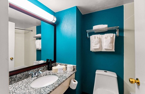 Falls Church Hotel | Clarion Inn Falls Church - Arlington