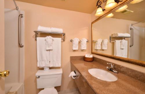 Garden City Hotel | Clarion Inn Garden City
