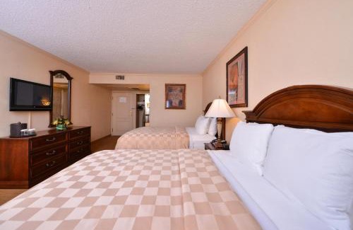 Garden City Hotel | Clarion Inn Garden City