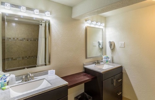 McAllen Hotel | Clarion Inn near McAllen Airport