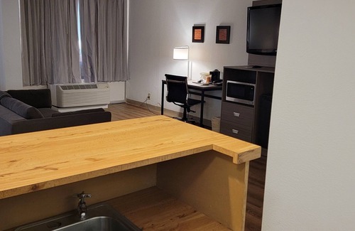 Kearney Hotel | Clarion Inn & Suites and Convention Center
