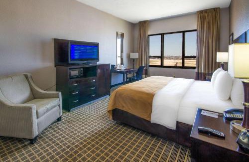 Miami Springs Hotel | Clarion Inn & Suites Miami International Airport