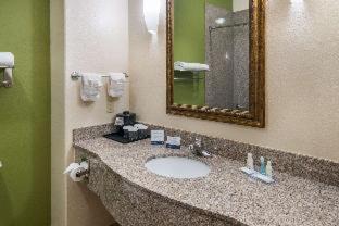 Weatherford Hotel | Clarion Inn & Suites Weatherford South