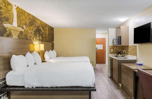 Savannah Hotel | Clarion Pointe Savannah Gateway I-95