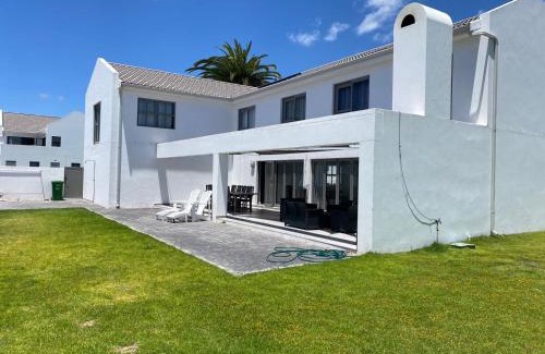 Shelley Point House | Clarke House