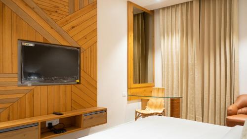 Kangra Hotel | Clarks Inn Suites Kangra