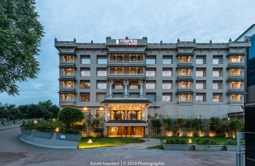 Raipur Hotel | Clarks Inn Suites Raipur