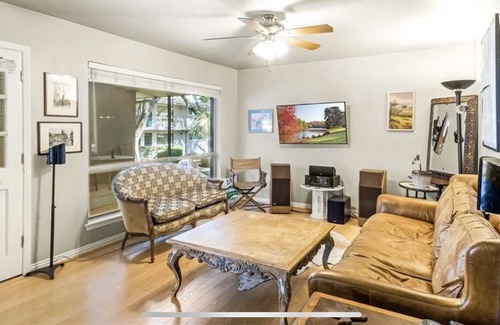 Clarksville Condo | Clarksville condo less than 1 mi from W 6th and Capitol