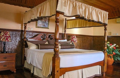 Reading House | Clarridge View Guest House