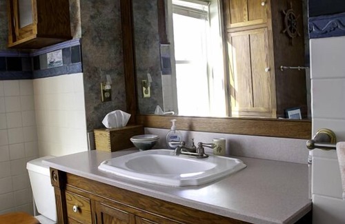 Jefferson Bed & Breakfast | Clary Lake Bed and Breakfast