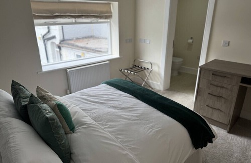 Shrewsbury Apartment | Class Stays - Room 2