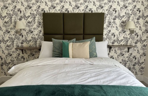 Shrewsbury Apartment | Class Stays - Room 2