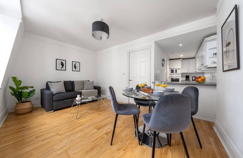 The City of London Apartment | Classic 1 Bedroom in the Heart of Holborn London