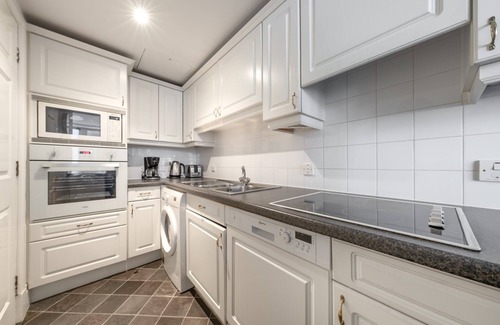 The City of London Apartment | Classic 1 Bedroom in the Heart of Holborn London