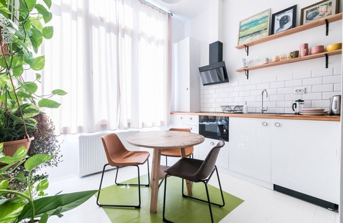 Vake-Saburtalo Apartment | Classic 19th-Century Retreat with Airy, Bohemian Vibes