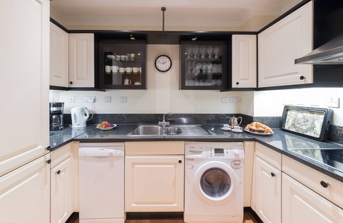 Mayfair Apartment | Classic 2 bed apartment in magnificent Mayfair