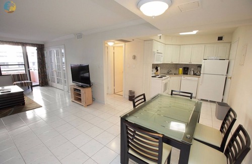 La Gorce Apartment | Classic 2 Bedroom with Balcony and Pool - 1010