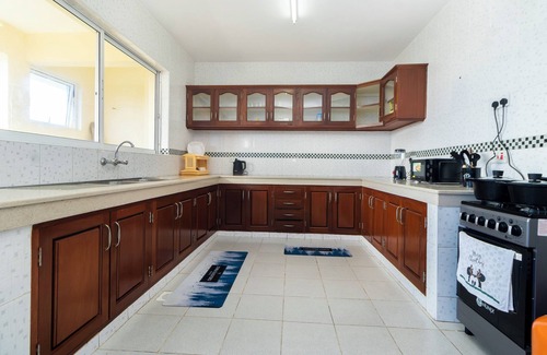 Mombasa Apartment | Classic 3-bedroom Apartment in Nyali with Seaview