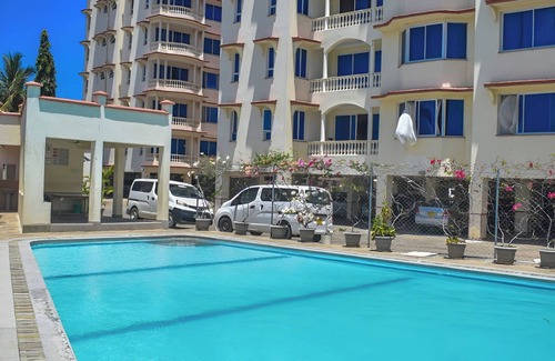 Mombasa Apartment | Classic 3-bedroom Apartment in Nyali with Seaview