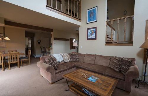 Historic District House | Classic 3BR Walking Distance to Slopes Main St