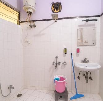 Himayatnagar Apartment | Classic 4 BHK