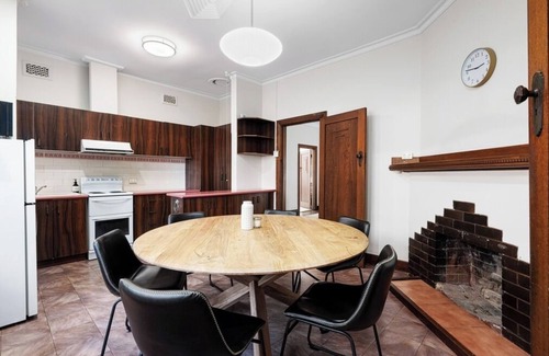 Albury House | Classic Albury Charm