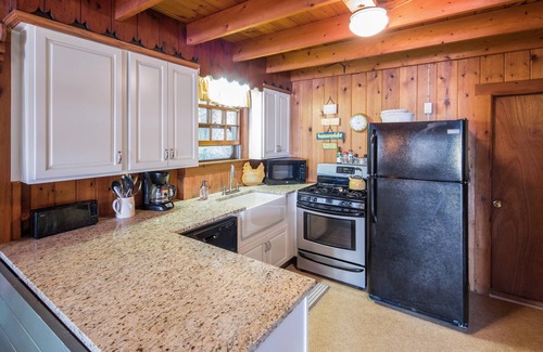 Rome Cabin | Classic and adorable Maine camp on North Pond in the Belgrade Lakes