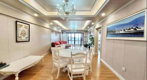 Downtown Ulaanbaatar Apartment | Classic apartment at Circus