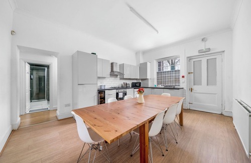 Canary Wharf Apartment | Classic Apartment Near Airport, 02 Arena, DRL, ExCel Exhibition Centre