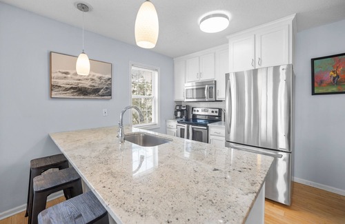 Wrightsville Beach Condo | Classic Beach Cottage on Oceanside of Wrightsville Beach -Lower Level
