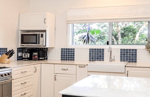 Hardys Bay House | Classic Beach and Bay Weekender