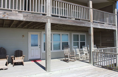 Atlantic Beach House | Classic beach house right on the ocean.