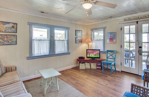Folly Beach House | Classic beach home w/ porch, central AC, & ocean views - next to downtown Folly