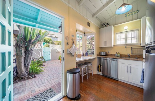 Laguna Beach Cottage | Classic beach town vibe on iconic Cliff Dr, steps to stunning Heisler Pk.