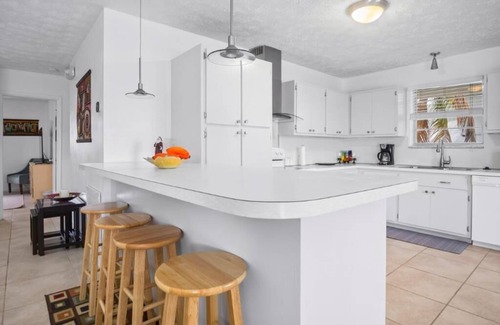 Venetian Shores House | Classic canal home with vintage charm!