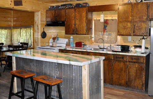 Idabel Cabin | Classic Car Cabin, About 8 miles out of town.nPlease read the description.